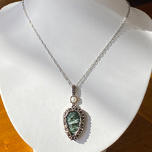 Load image into Gallery viewer, Seraphinite Amulet Pendant
