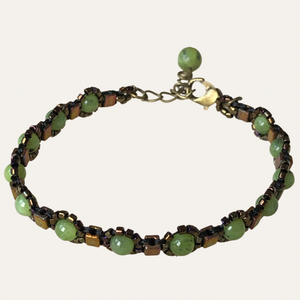 Beaded jewellery (jewelry); fine beaded jade bracelet