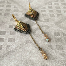 Load image into Gallery viewer, Stingray Earrings