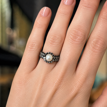 Load image into Gallery viewer, Classic Gemstone Ring