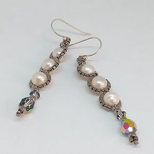 Pearl drop earring with 3 pearls and a Swarovski crystal drop. Fine beaded with metallic glass micro-beads