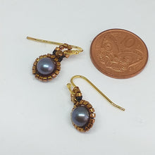 Load image into Gallery viewer, Victorian Daisy Earrings