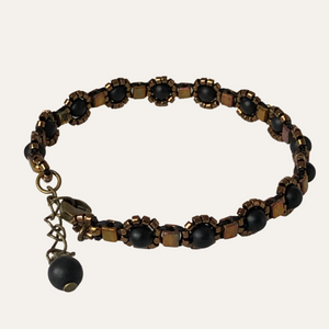 Beaded jewellery (jewelry); fine beaded onyx bracelet